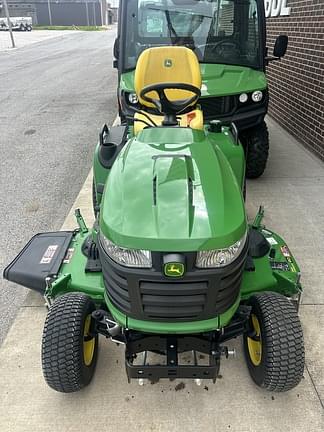 Image of John Deere X754 equipment image 1