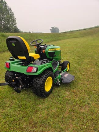 Image of John Deere X758 equipment image 4