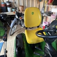 Image of John Deere X758 equipment image 4