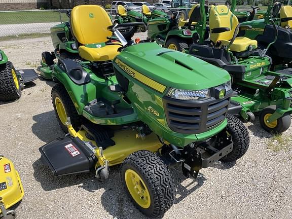 Image of John Deere X758 equipment image 1