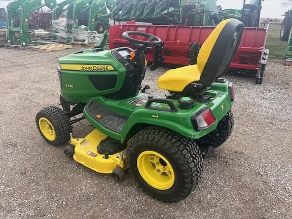 Image of John Deere X758 equipment image 3