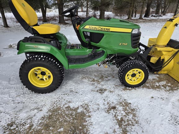 Image of John Deere X758 equipment image 1