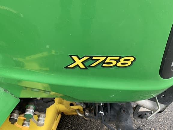 Image of John Deere X758 equipment image 2