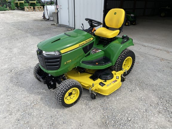 Main image John Deere X758