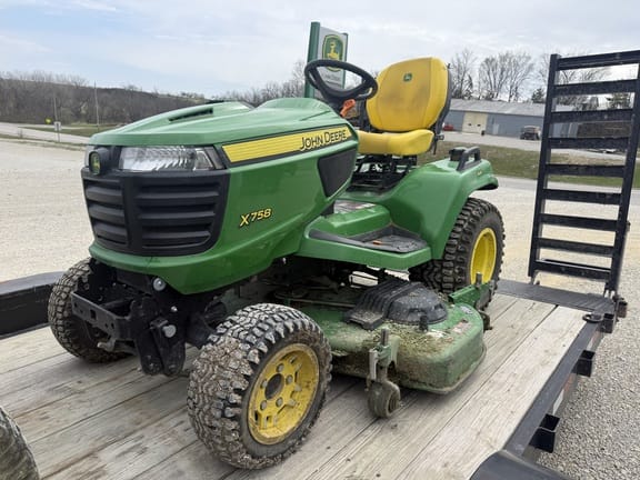 2022 John Deere X758 Equipment Image0