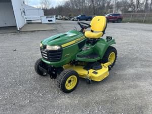 2022 John Deere X758 Image