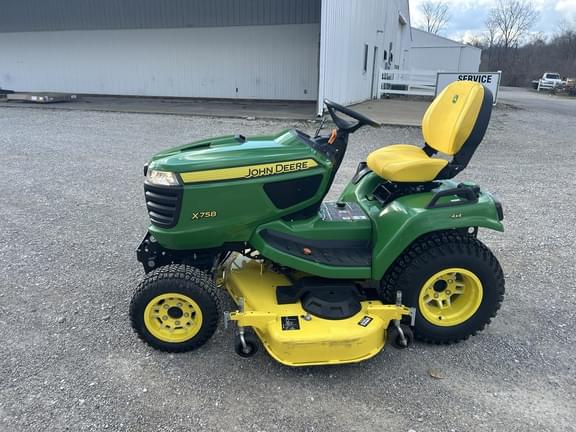 Image of John Deere X758 equipment image 1