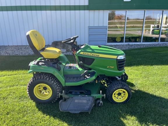Image of John Deere X758 equipment image 1