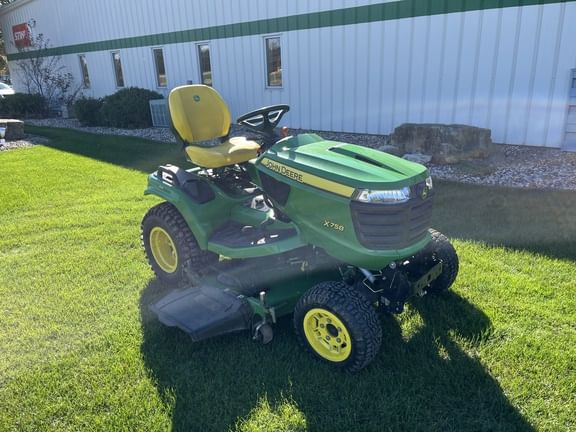 2022 John Deere X758 Equipment Image0