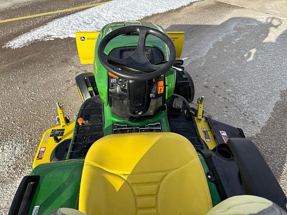 Image of John Deere X758 equipment image 4