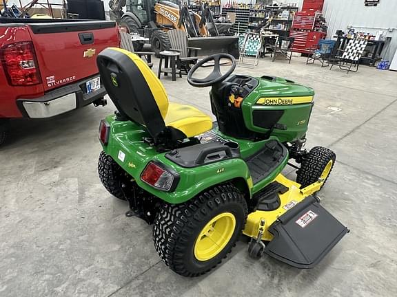 Image of John Deere X758 equipment image 1