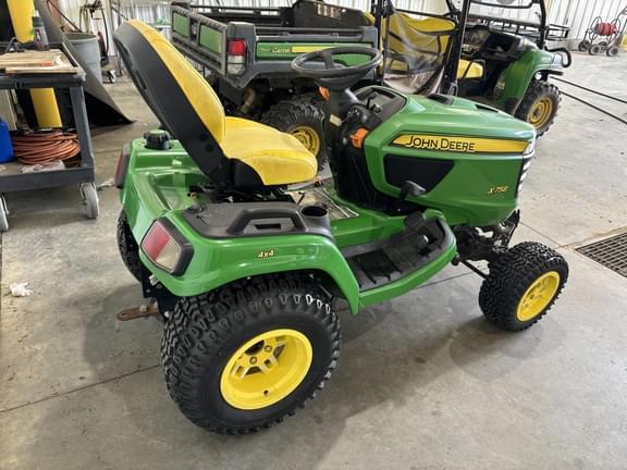 Image of John Deere X758 equipment image 4