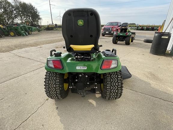 Image of John Deere X758 equipment image 3