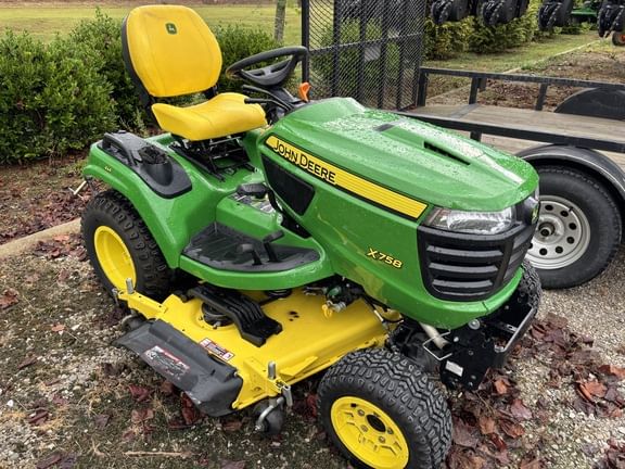 2022 John Deere X758 Equipment Image0