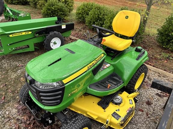 Image of John Deere X758 equipment image 1