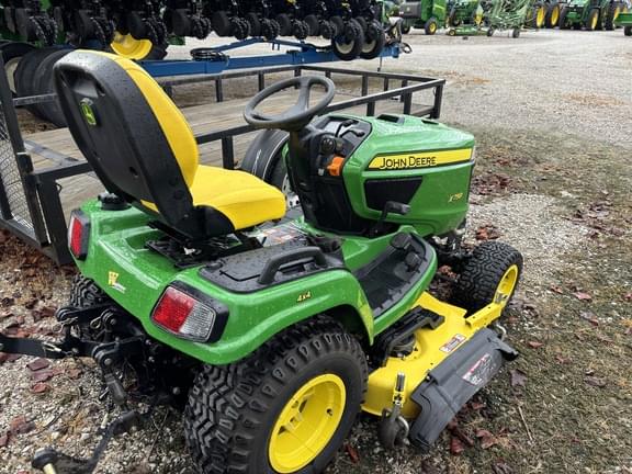Image of John Deere X758 equipment image 4