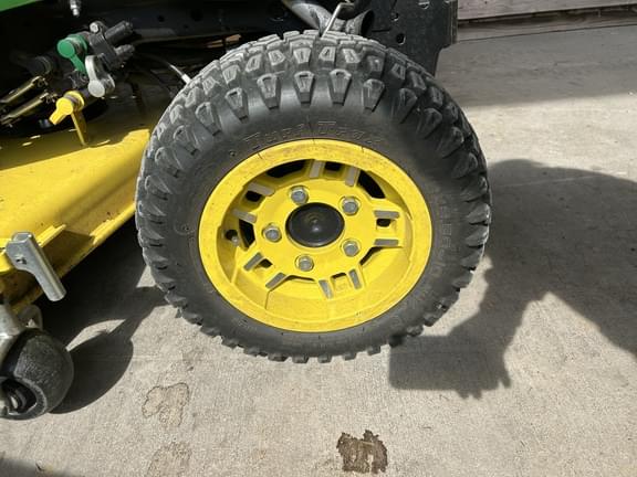 Image of John Deere X758 equipment image 1