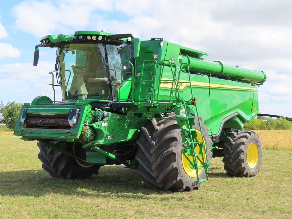2022 John Deere X9 1000 Equipment Image0