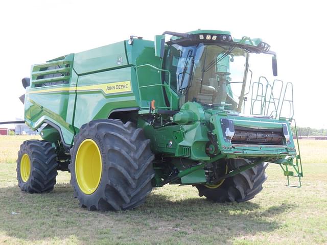 Image of John Deere X9 1000 equipment image 1