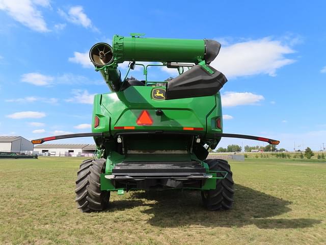 Image of John Deere X9 1000 equipment image 4