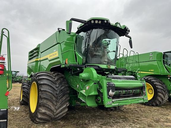 Image of John Deere X9 1000 equipment image 1