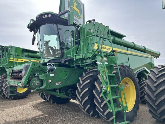 2022 John Deere X9 1000 Equipment Image0