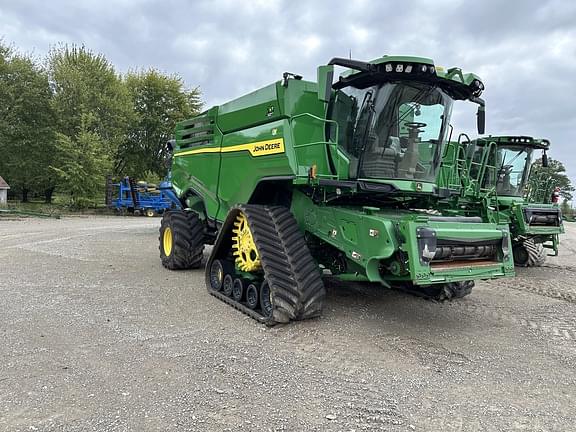 Image of John Deere X9 1000 equipment image 4