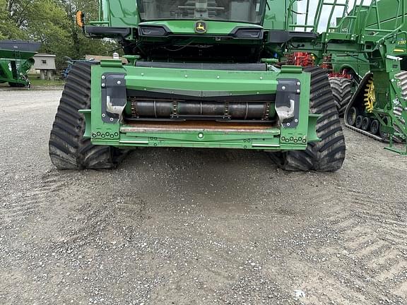 Image of John Deere X9 1000 equipment image 2