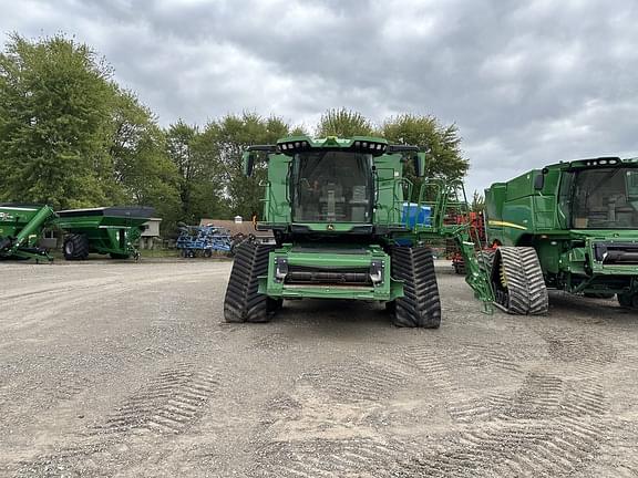 Image of John Deere X9 1000 equipment image 3