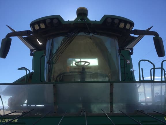 Image of John Deere X9 1000 equipment image 2