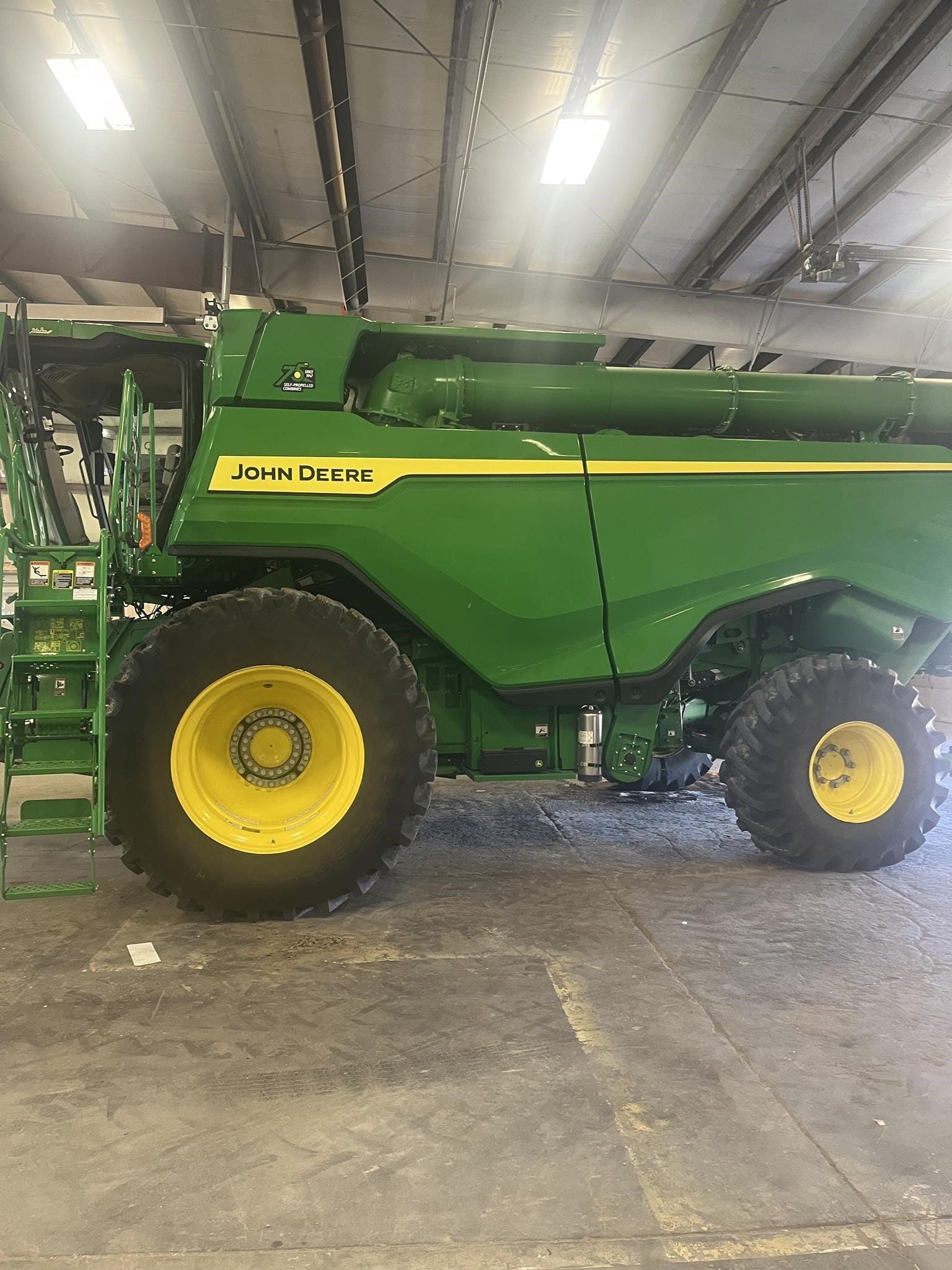 2022 John Deere X9 1000 Equipment Image0