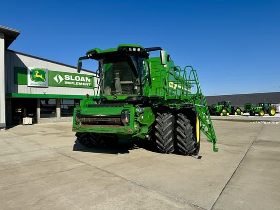 Image of John Deere X9 1000 equipment image 1