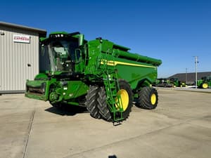 2022 John Deere X9 1000 Image