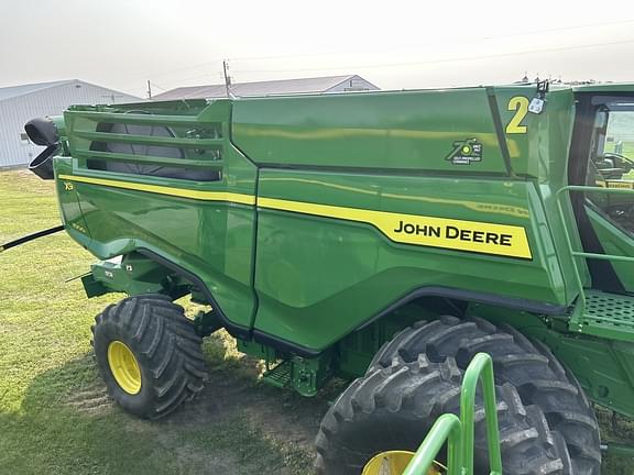 Image of John Deere X9 1000 equipment image 4