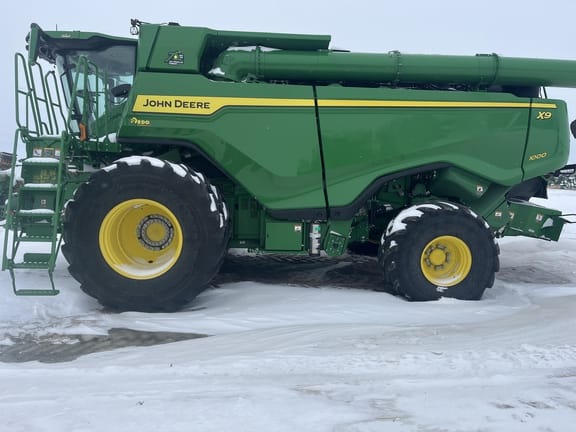 2022 John Deere X9 1000 Equipment Image0