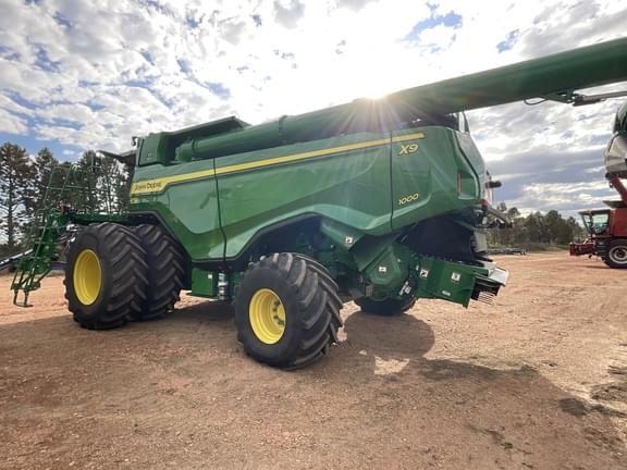 Image of John Deere X9 1000 equipment image 4