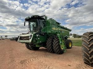 2022 John Deere X9 1000 Image