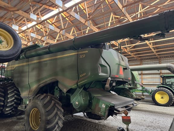 Image of John Deere X9 1000 equipment image 2