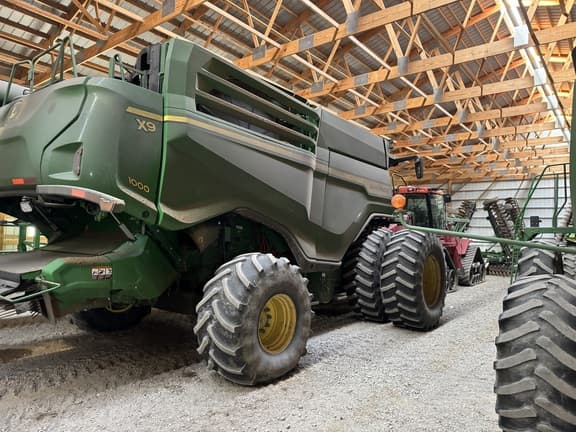Image of John Deere X9 1000 equipment image 1