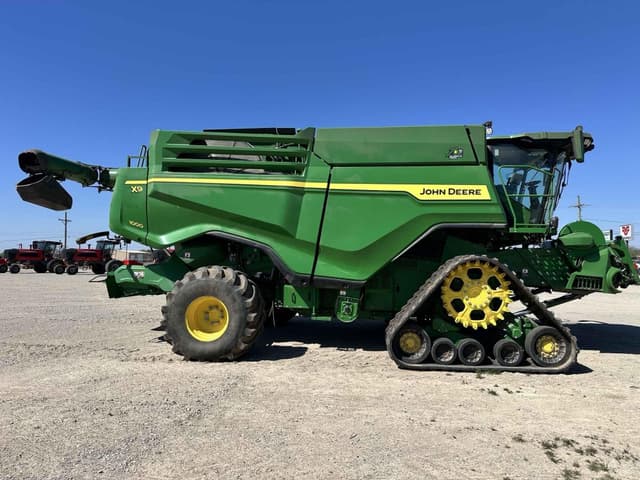 Image of John Deere X9 1000 equipment image 3