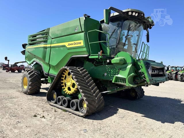 Image of John Deere X9 1000 equipment image 1