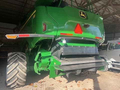 Image of John Deere X9 1000 equipment image 4