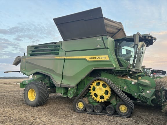 2022 John Deere X9 1000 Equipment Image0