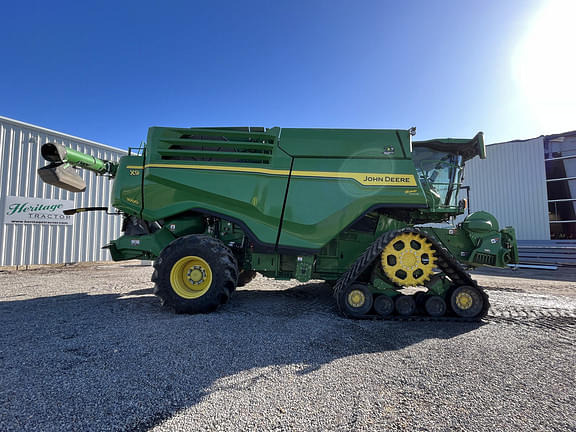Image of John Deere X9 1000 equipment image 4