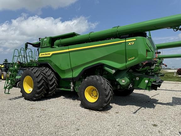 Image of John Deere X9 1000 equipment image 2