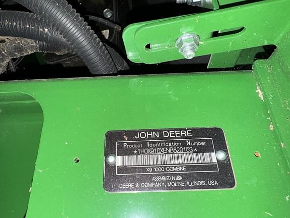 Image of John Deere X9 1000 equipment image 1