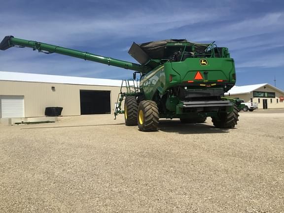 Image of John Deere X9 1000 equipment image 4