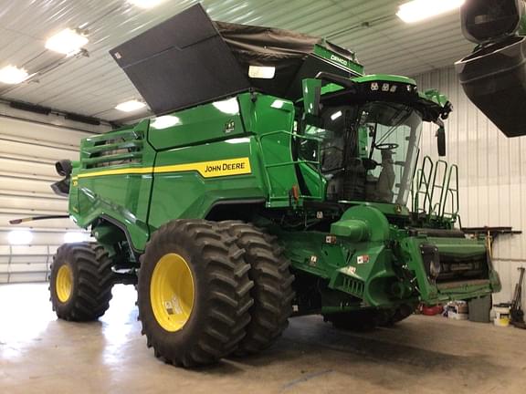 Image of John Deere X9 1000 equipment image 2