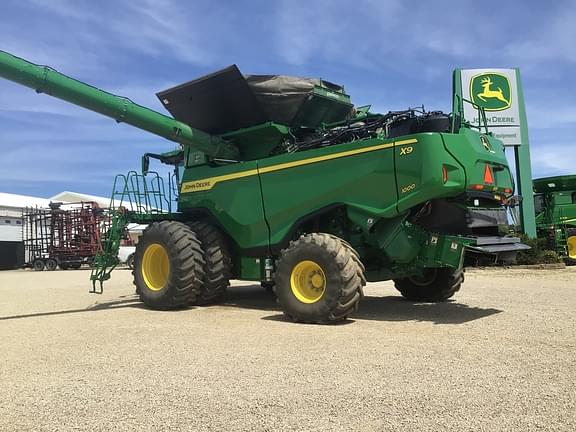 Image of John Deere X9 1000 equipment image 3