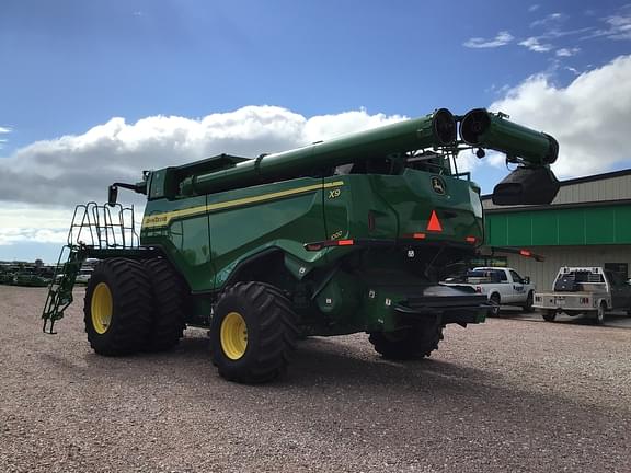 Image of John Deere X9 1000 equipment image 4
